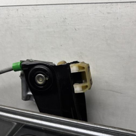 Leve vitre electrique avant gauche VOLKSWAGEN POLO 4