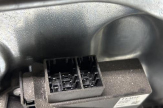 Leve vitre electrique avant gauche VOLKSWAGEN POLO 4