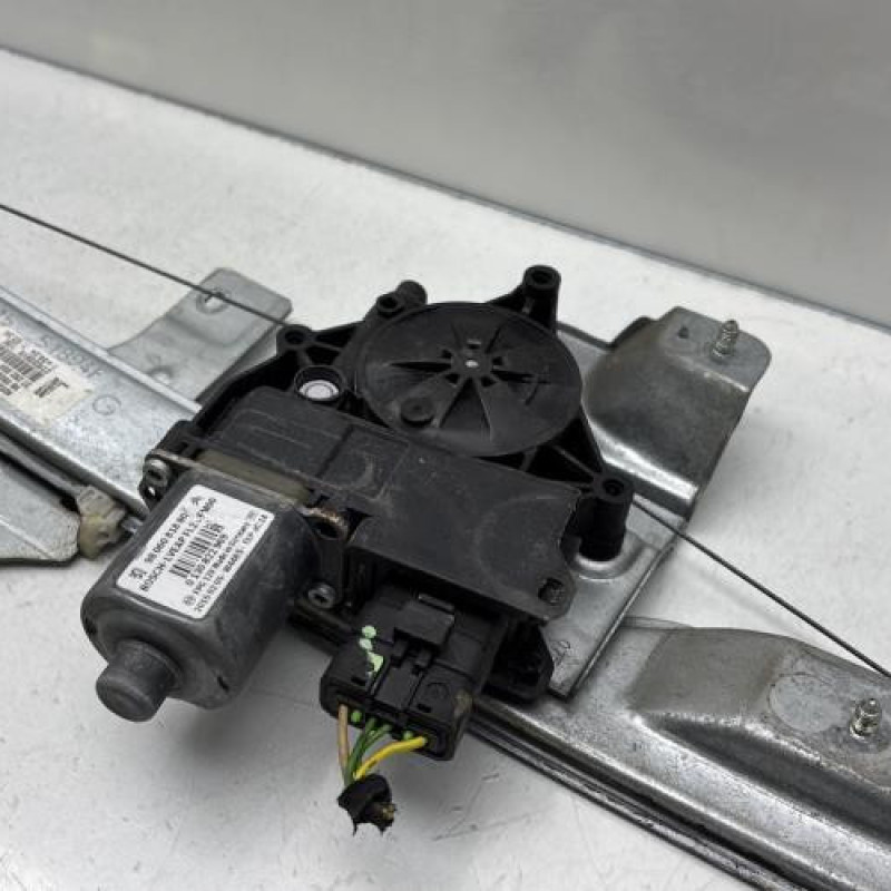 Leve vitre electrique avant gauche PEUGEOT 208 1 Photo n°4