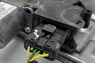 Leve vitre electrique avant gauche PEUGEOT 208 1