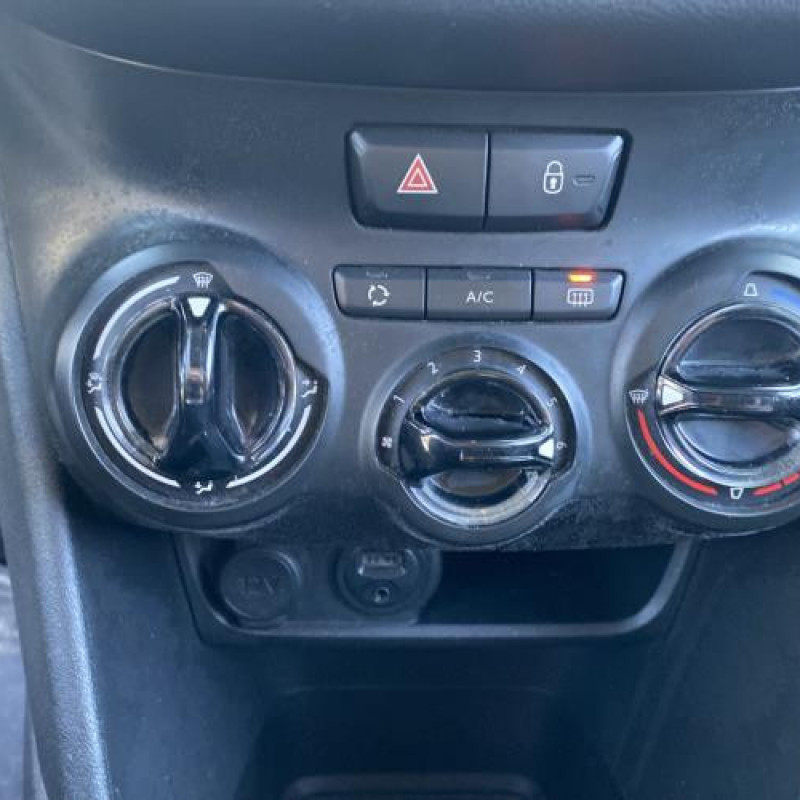 Leve vitre electrique avant gauche PEUGEOT 208 1 Photo n°10