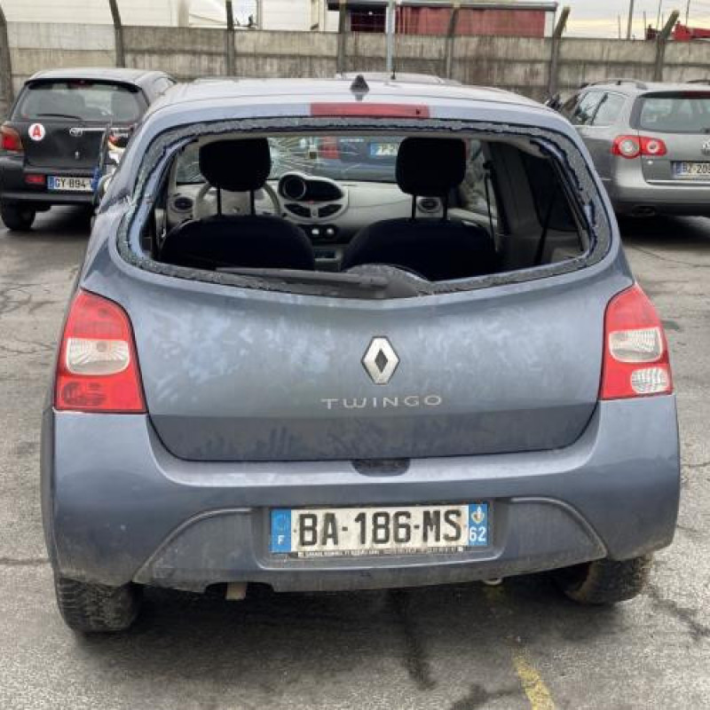 Pare choc arriere RENAULT TWINGO 2 Photo n°12