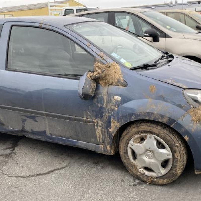 Pare choc arriere RENAULT TWINGO 2 Photo n°14