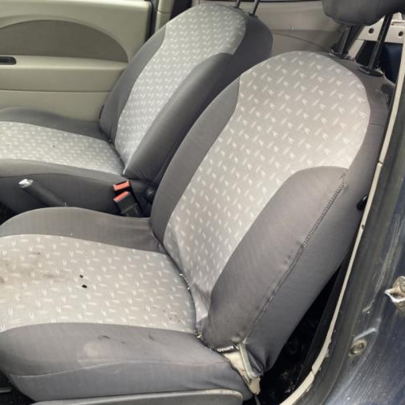 Pare choc arriere RENAULT TWINGO 2 Photo n°18