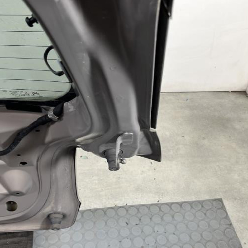 Malle/Hayon arriere CITROEN C4 CACTUS Photo n°8