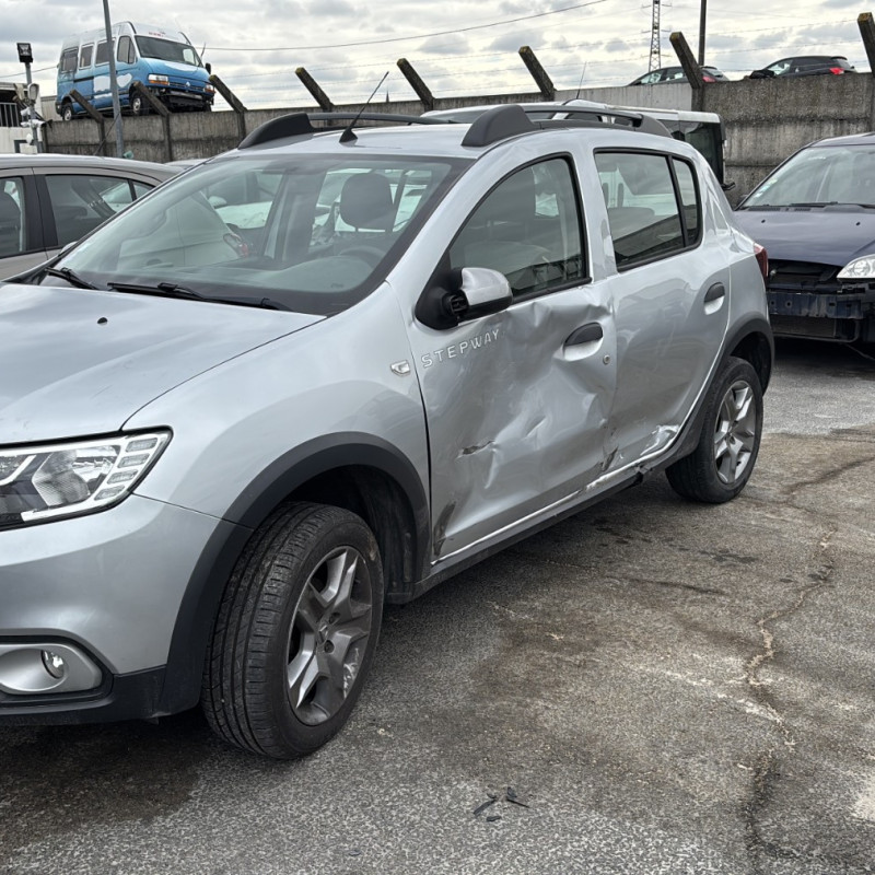 DACIA SANDERO 2 PHASE 2 1.0i - 12V TURBO SCE 100 Photo n°3