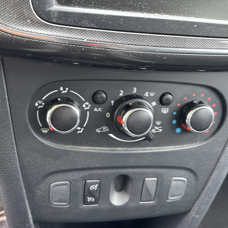 DACIA SANDERO 2 PHASE 2 1.0i - 12V TURBO SCE 100 Photo n°8