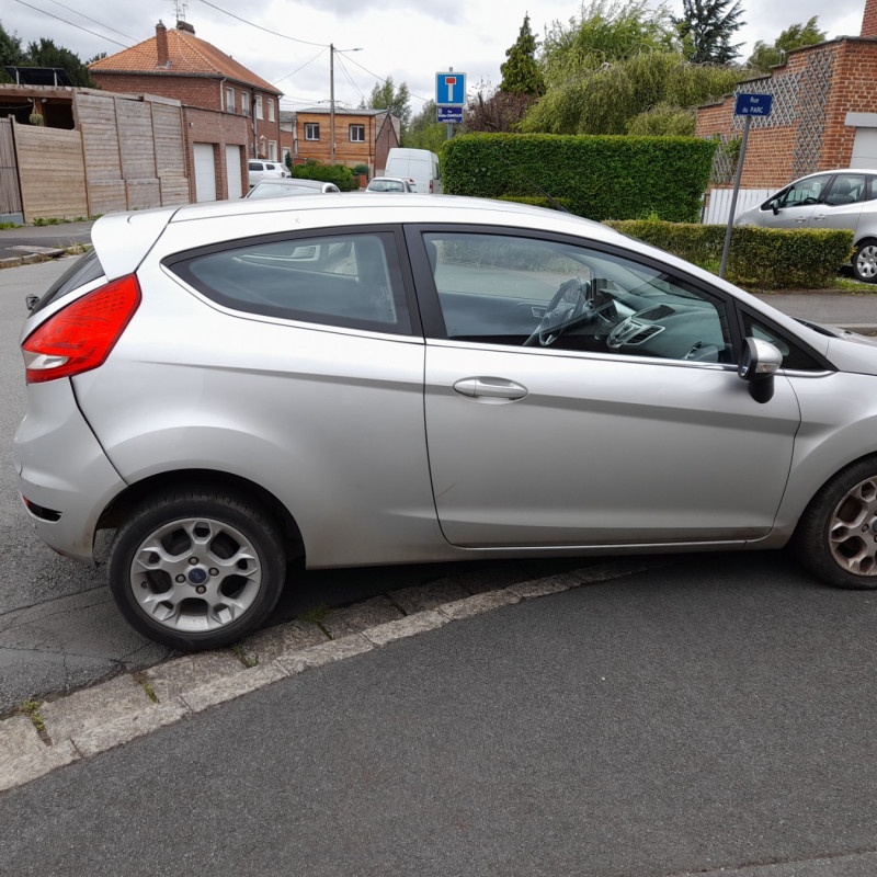 FORD FIESTA 6 PHASE 1 1.25i - 16V Photo n°6