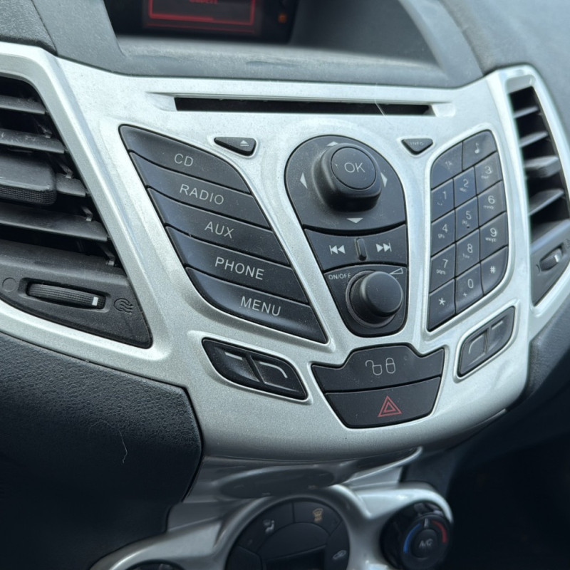 FORD FIESTA 6 PHASE 1 1.25i - 16V Photo n°27