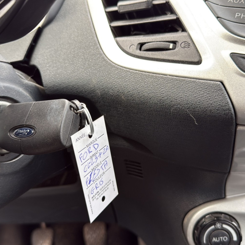 FORD FIESTA 6 PHASE 1 1.25i - 16V Photo n°29