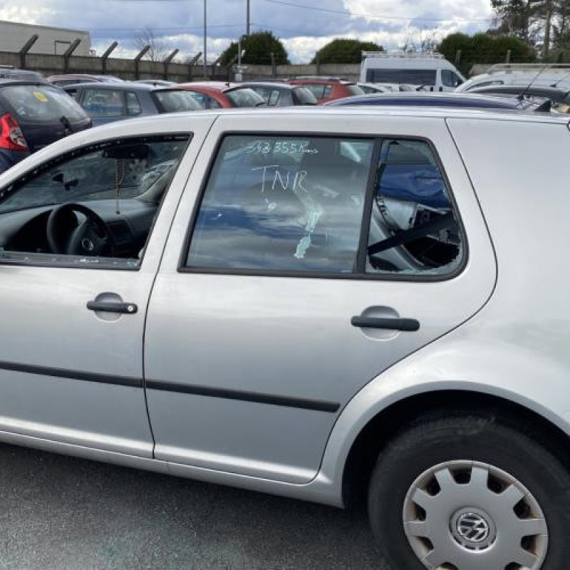 Pare choc avant VOLKSWAGEN GOLF 4 Photo n°13