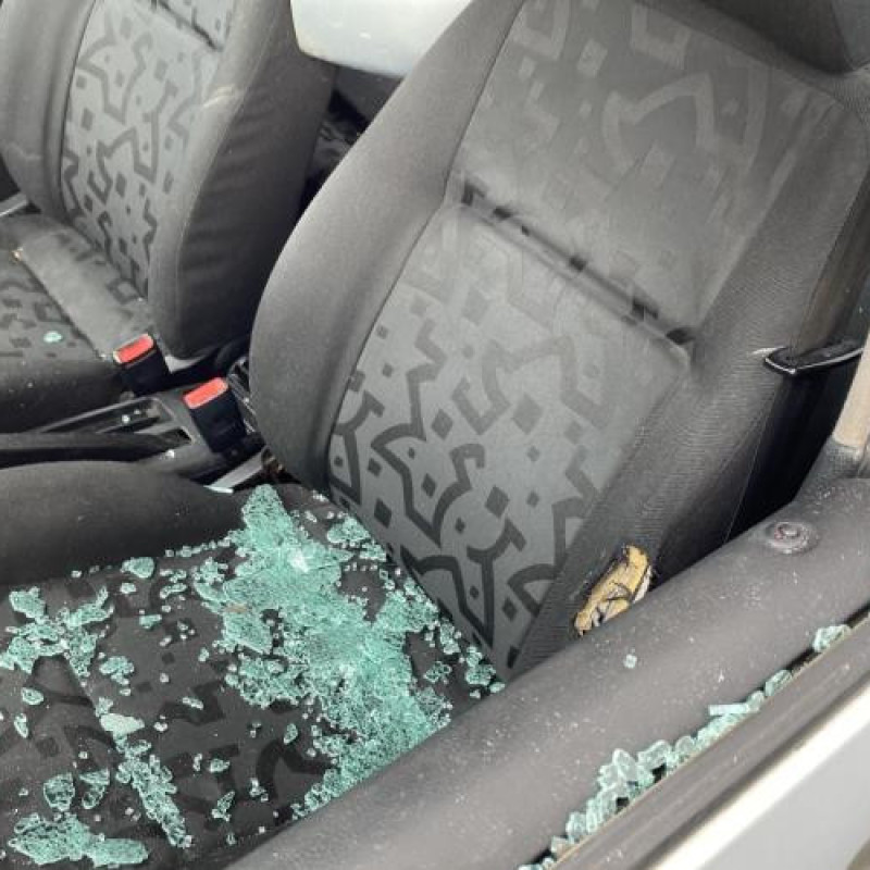 Pare choc avant VOLKSWAGEN GOLF 4 Photo n°17