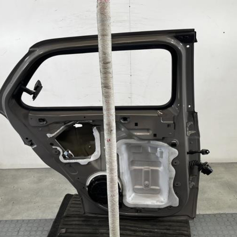 Porte arriere gauche CITROEN C4 CACTUS Photo n°4
