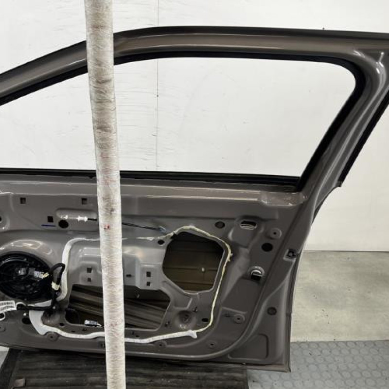 Porte avant droit CITROEN C4 CACTUS Photo n°6