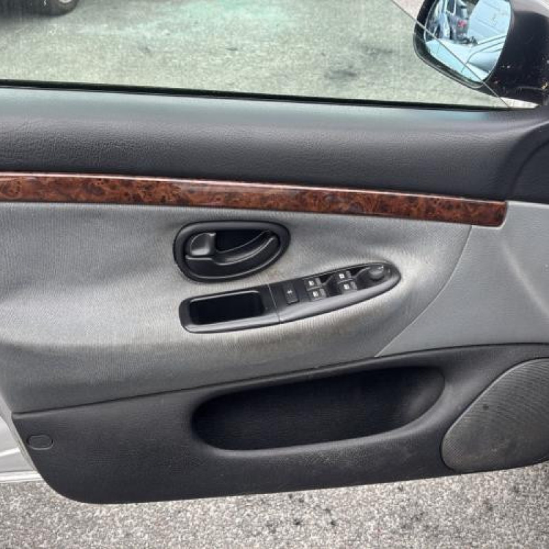 Porte avant droit PEUGEOT 406 Photo n°18