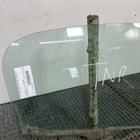 Vitre arriere droit PEUGEOT 206