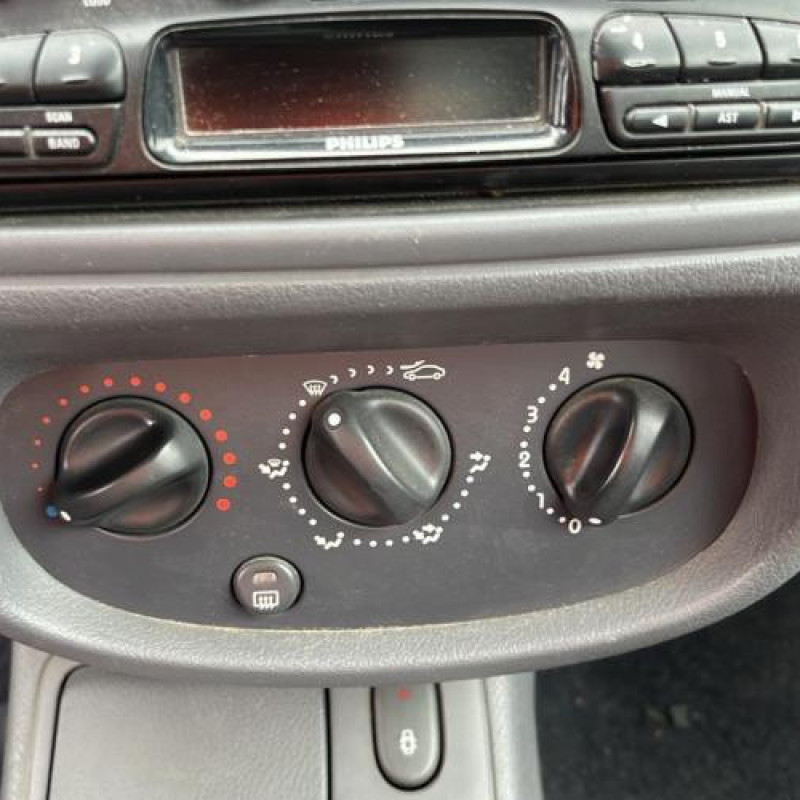 Porte avant gauche RENAULT CLIO 2 Photo n°16