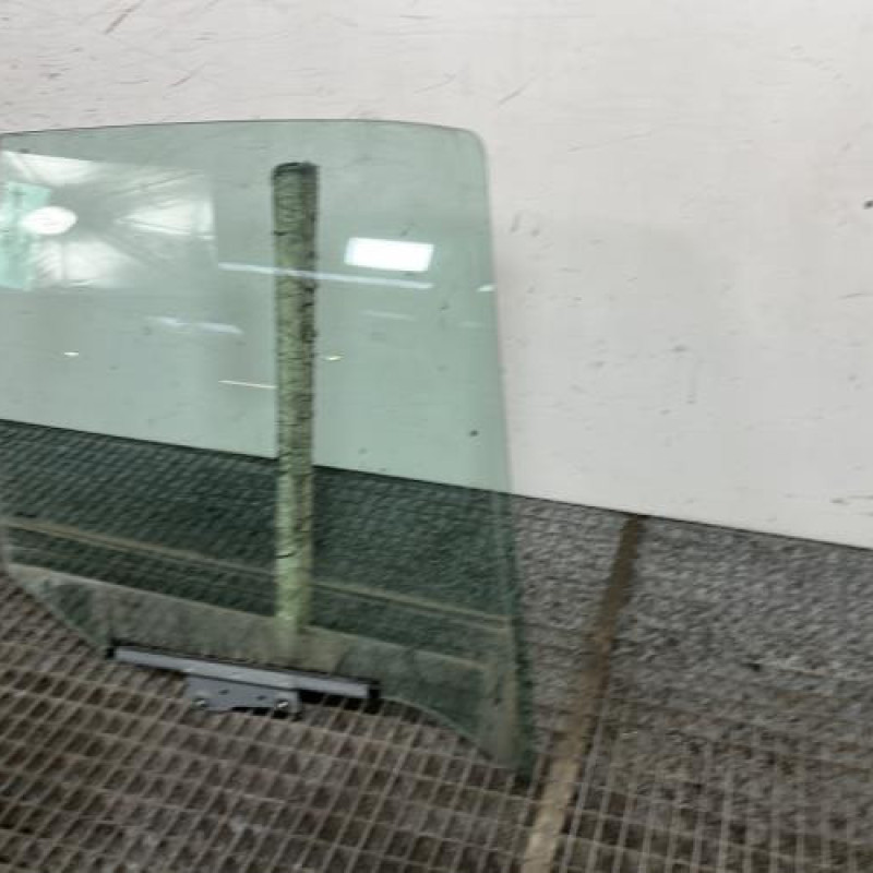 Vitre arriere droit RENAULT CLIO 2 Photo n°3