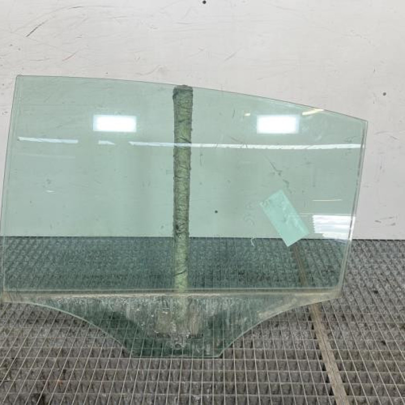 Vitre arriere gauche VOLKSWAGEN PASSAT 6 Photo n°1