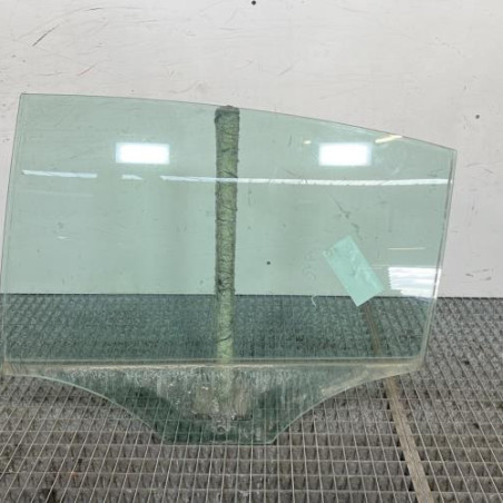 Vitre arriere gauche VOLKSWAGEN PASSAT 6 Photo n°1