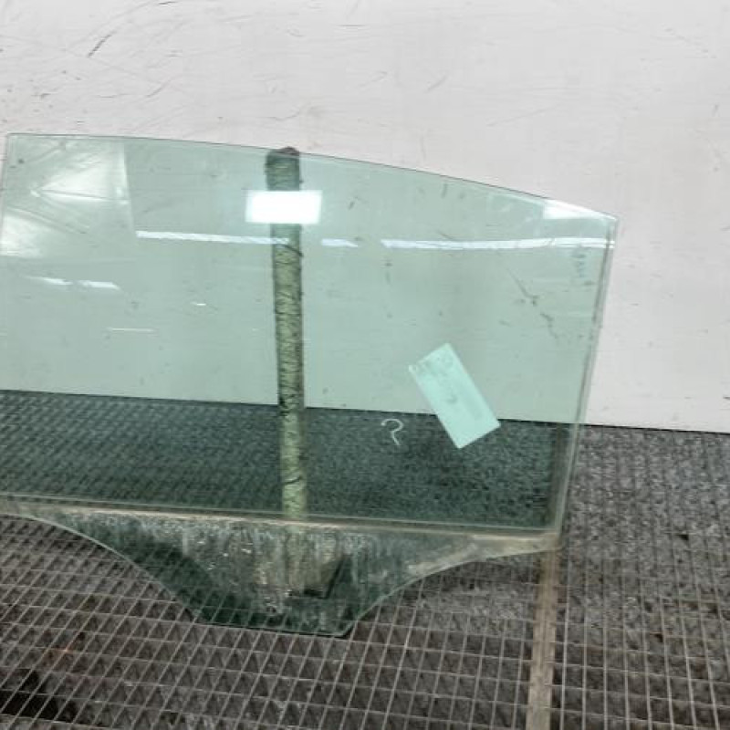 Vitre arriere gauche VOLKSWAGEN PASSAT 6 Photo n°3