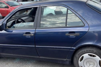 Optique avant secondaire droit (feux)(clignotant) MERCEDES CLASSE C 202