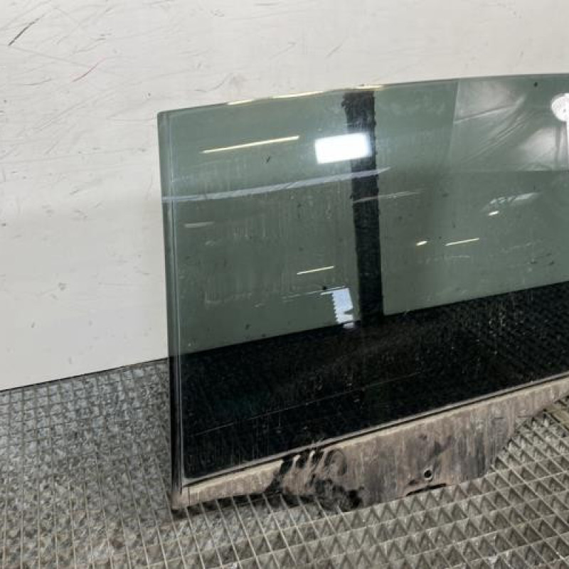 Vitre arriere gauche VOLKSWAGEN GOLF 6 Photo n°2