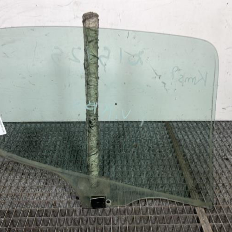 Vitre arriere gauche PEUGEOT 206 Photo n°4