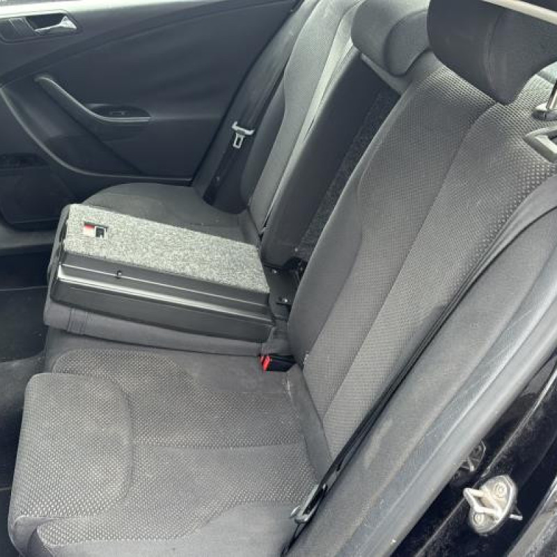Feu arriere principal droit (feux) VOLKSWAGEN PASSAT 5 Photo n°20