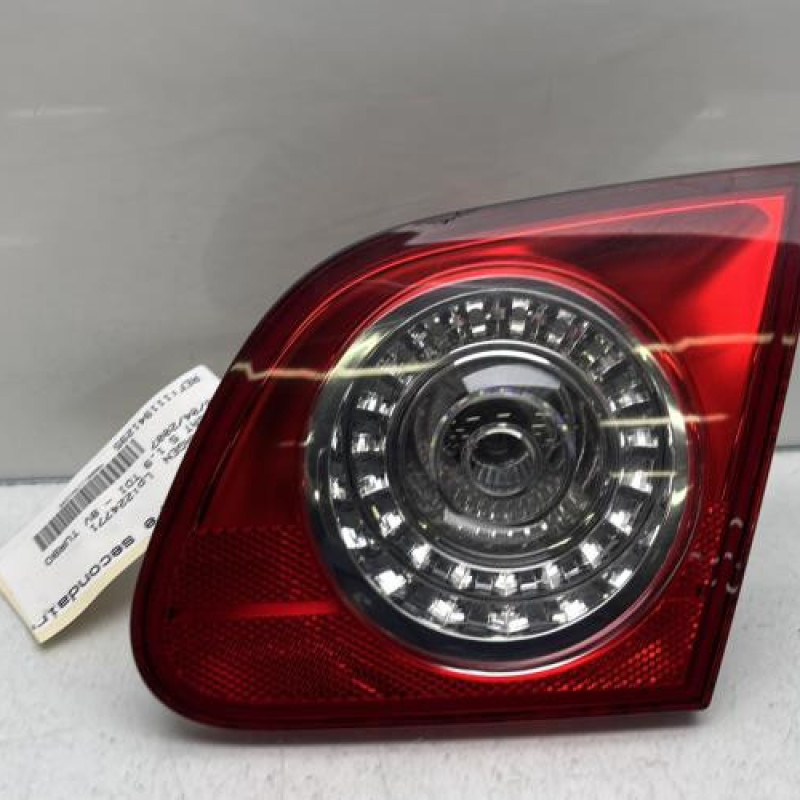 Feu arriere secondaire droit (feux) VOLKSWAGEN PASSAT 5 Photo n°1