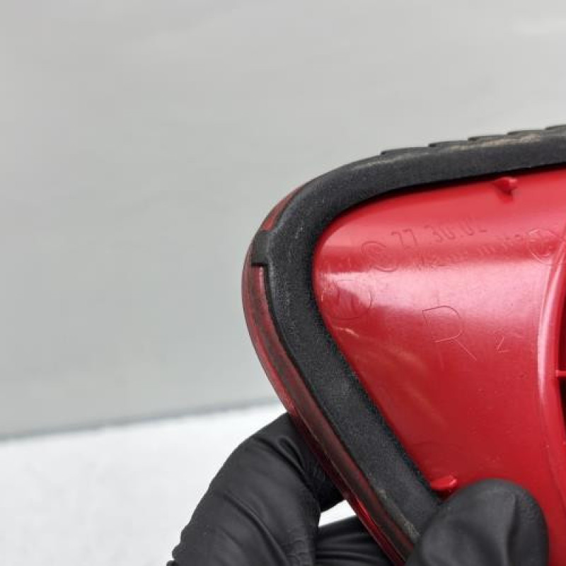 Feu arriere secondaire droit (feux) VOLKSWAGEN PASSAT 5 Photo n°4