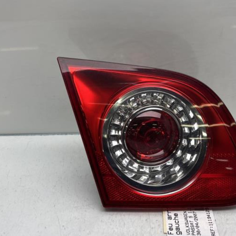 Feu arriere secondaire gauche (feux) VOLKSWAGEN PASSAT 5 Photo n°1