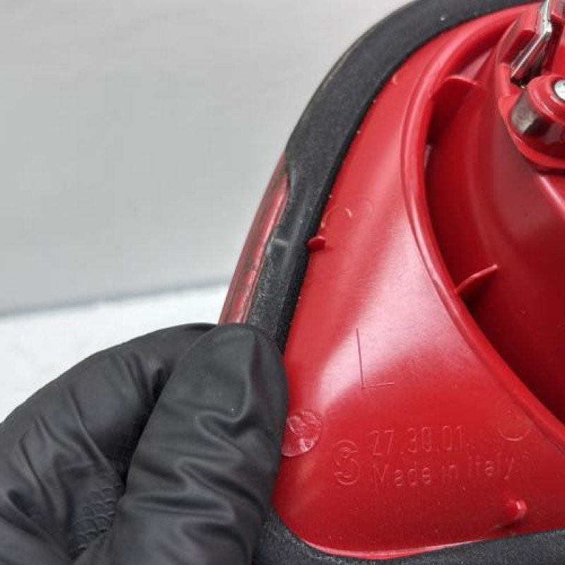 Feu arriere secondaire gauche (feux) VOLKSWAGEN PASSAT 5 Photo n°3