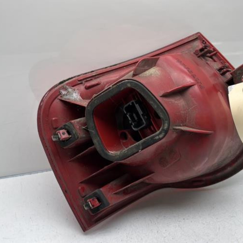 Feu arriere principal droit (feux) VOLKSWAGEN PASSAT 5 Photo n°4