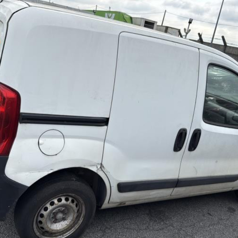 Feu arriere principal gauche (feux) PEUGEOT BIPPER Photo n°10