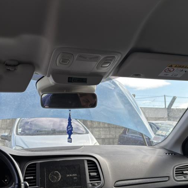 Anti brouillard arriere droit RENAULT MEGANE 4 Photo n°17