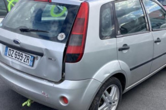 Aile avant droit FORD FIESTA 5