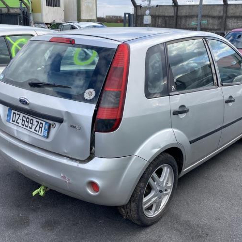 Aile avant droit FORD FIESTA 5 Photo n°9