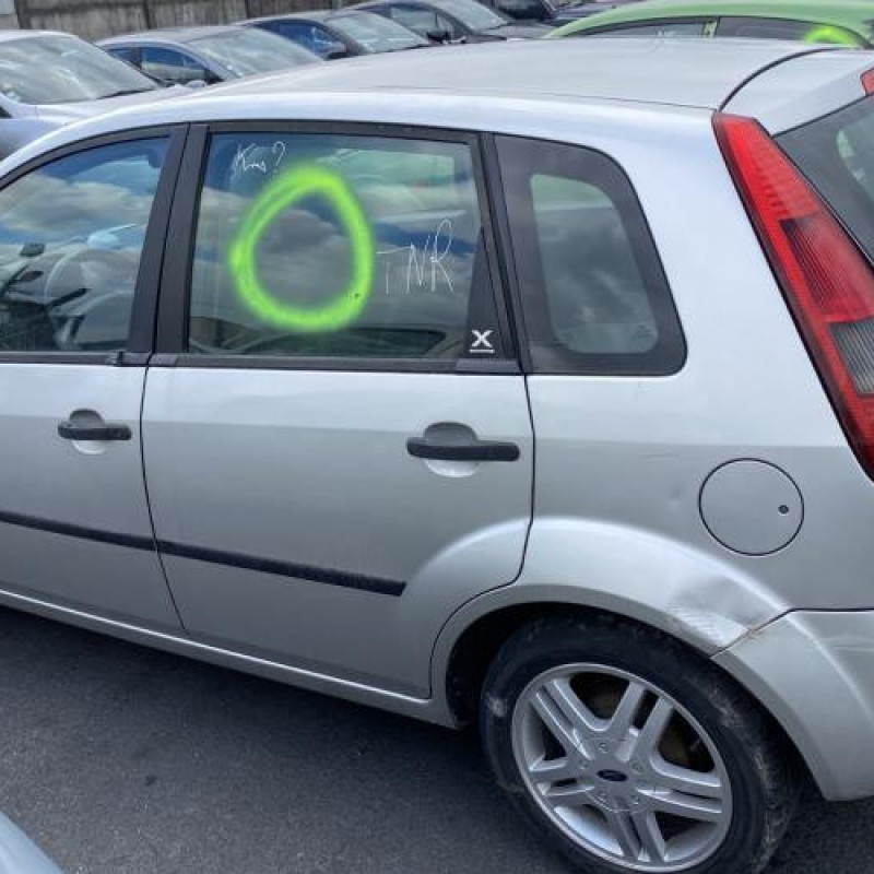 Aile avant droit FORD FIESTA 5 Photo n°12