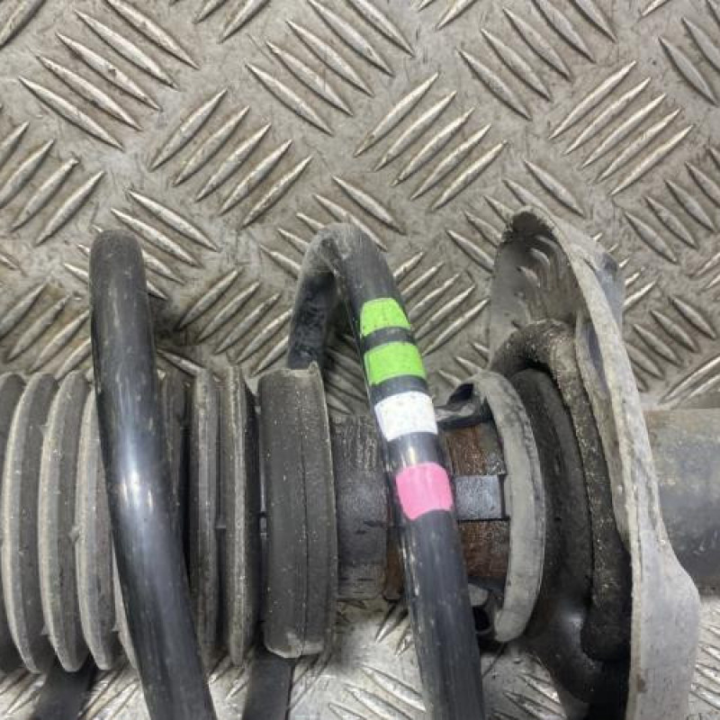 Amortisseur avant gauche VOLKSWAGEN GOLF 6 Photo n°2