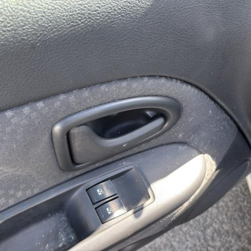 Plage arriere RENAULT CLIO 2 CAMPUS Photo n°14