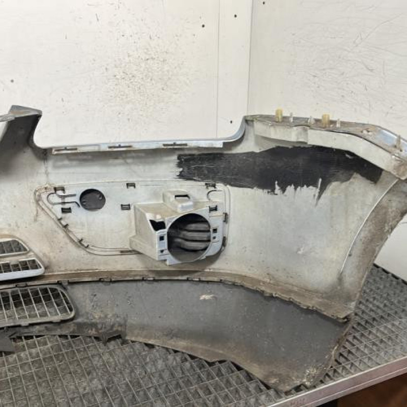 Pare choc avant FORD FOCUS 2 Photo n°5