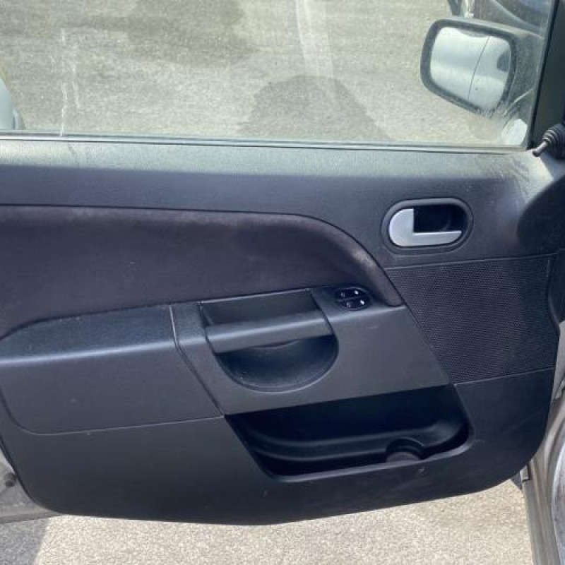 Serrure avant droit FORD FIESTA 5 Photo n°13