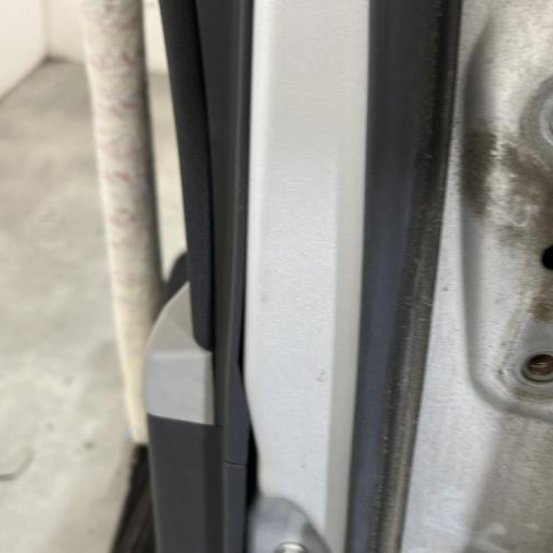 Porte arriere gauche TOYOTA YARIS 2 Photo n°5