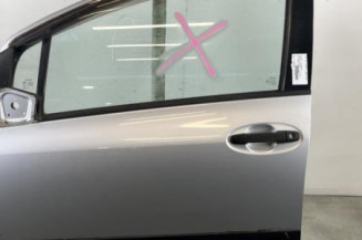 Porte avant gauche TOYOTA YARIS 2 Photo n°1