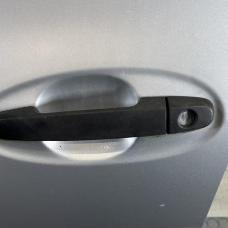 Porte avant gauche TOYOTA YARIS 2 Photo n°2