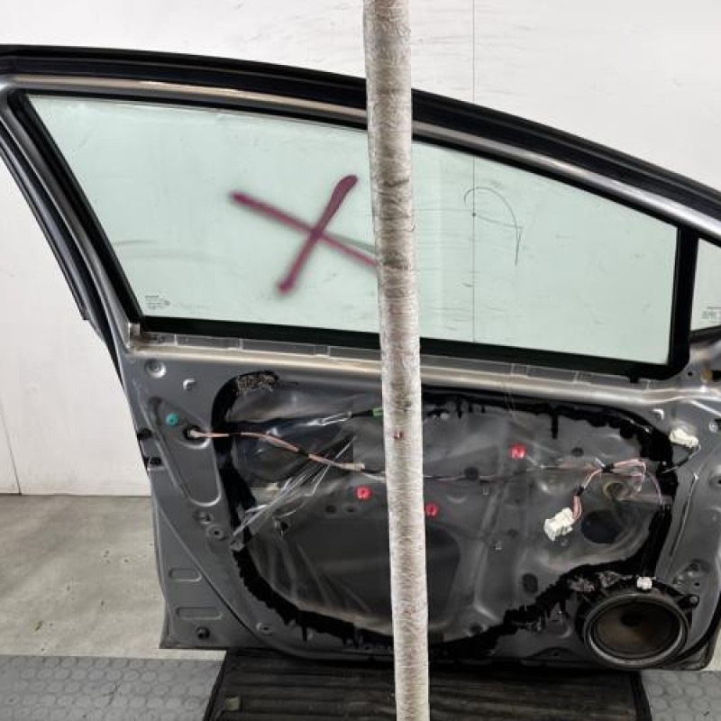 Porte avant gauche TOYOTA YARIS 2 Photo n°6