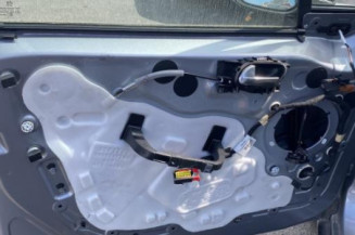 Porte avant gauche PEUGEOT 2008 1