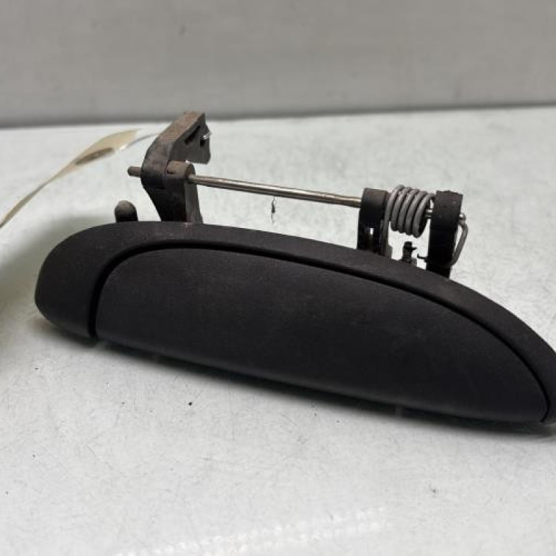Poignee porte arriere droit RENAULT CLIO 2 Photo n°1