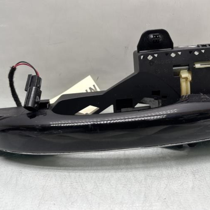 Poignee porte arriere droit RENAULT MEGANE 4 Photo n°1